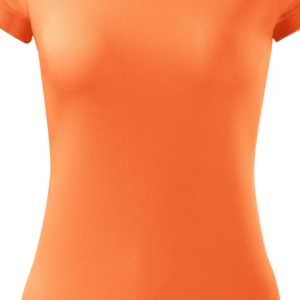 Dámske športové tričko - Jemne zúžený strih