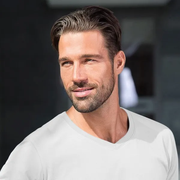 Pánske priliehavé tričko - Výstrih do V