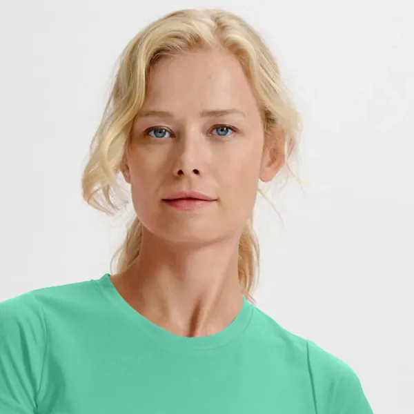 Dámske športové tričko - Klasický okrúhly výstrih