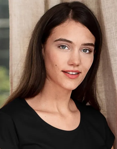 Dámske tričko zúžené s okrúhlym výstrihom - Hlbší okrúhly výstrih