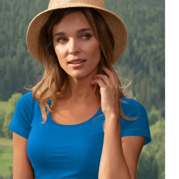 Dámske tričko s ozdobným prešitím - Hlboký okrúhly výstrih