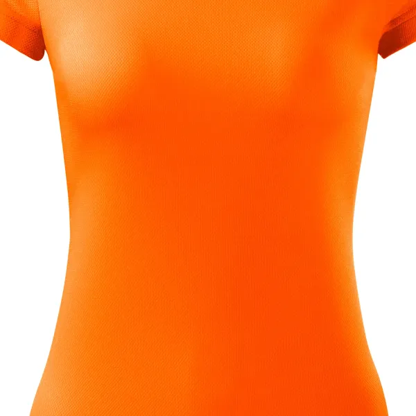 Dámske športové tričko - Jemne zúžený strih