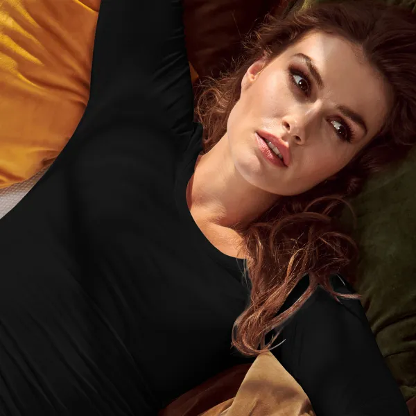 Tričko s dlhými rukávmi a hlbším výstrihom - Hlbší okrúhly výstrih